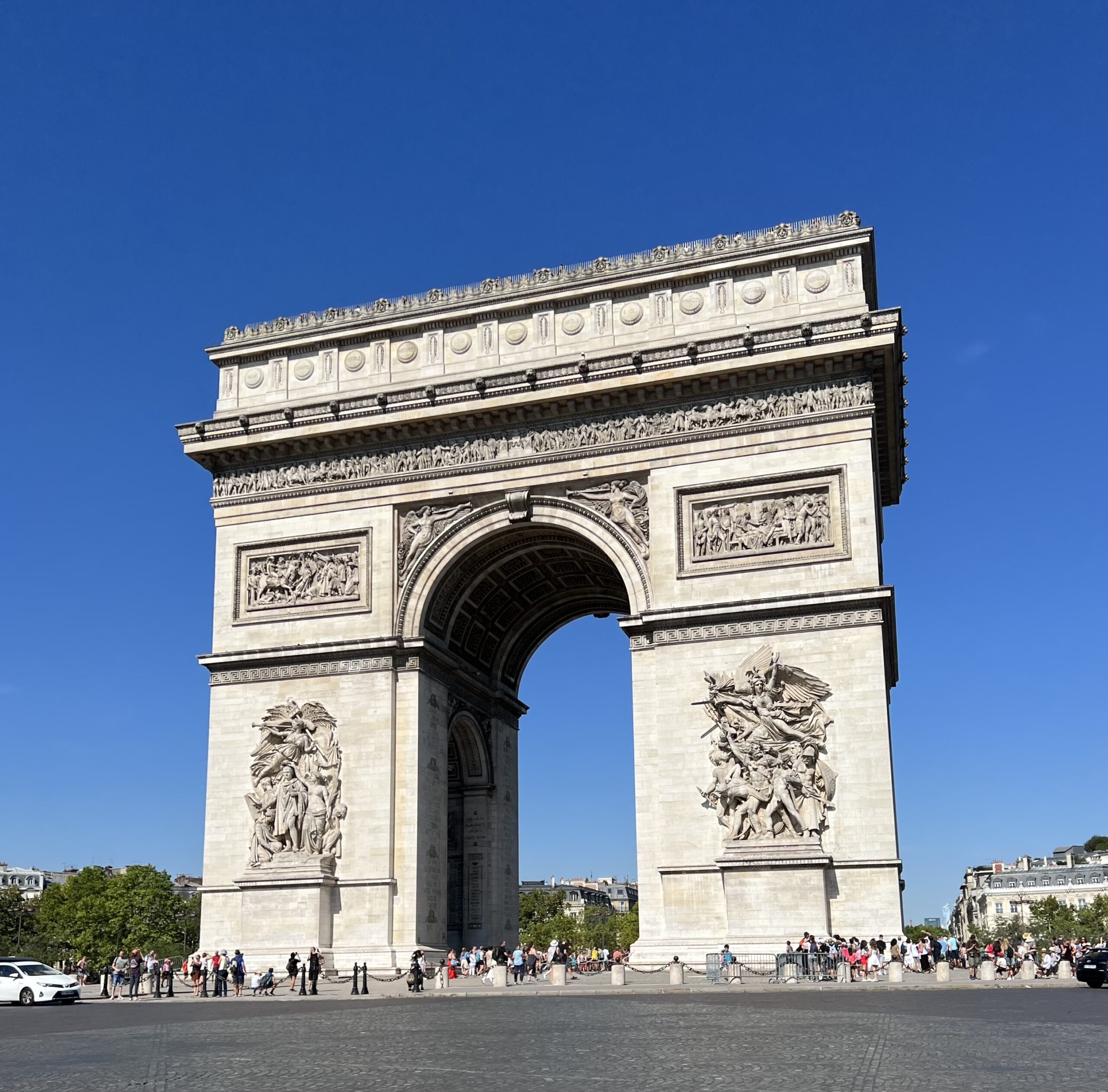 Nordmann Entertainment Adventure of Traveling Arc de Triumph